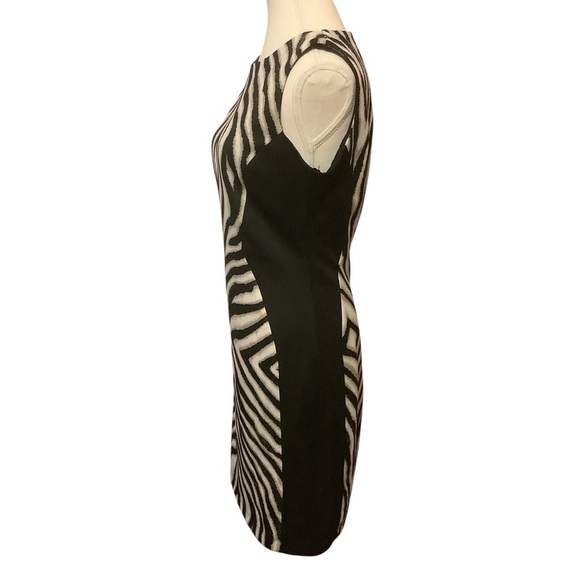 BISOU BISOU BLACK & WHITE PATTERNED SLEEVELESS MIDI DRESS/ Size 10 - Picture 2 of 11